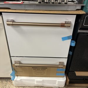 Cafe dishwasher