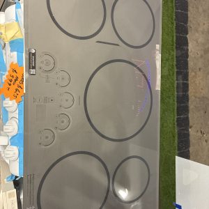 Cafe electric cooktop